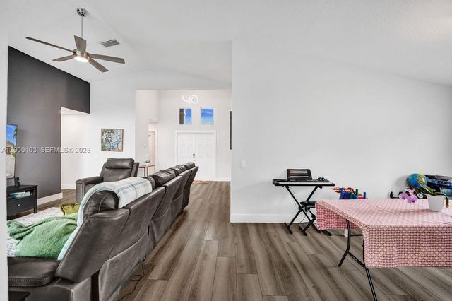 1063 Cedar Falls Dr 1063, Weston, FL 33327