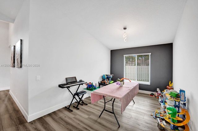 1063 Cedar Falls Dr 1063, Weston, FL 33327