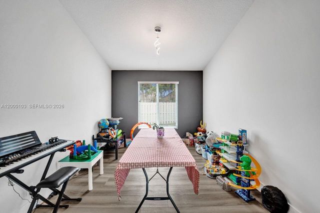 1063 Cedar Falls Dr 1063, Weston, FL 33327