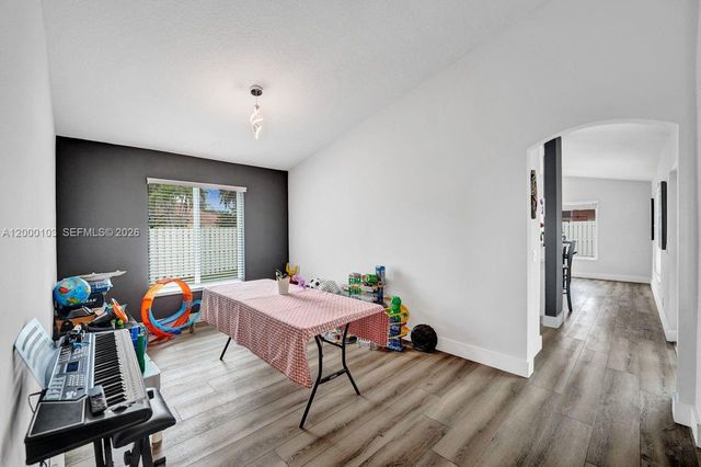 1063 Cedar Falls Dr 1063, Weston, FL 33327