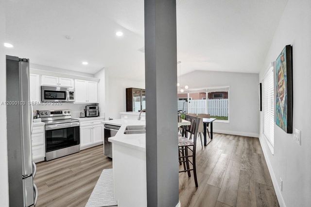 1063 Cedar Falls Dr 1063, Weston, FL 33327