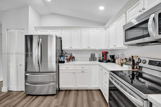 1063 Cedar Falls Dr 1063, Weston, FL 33327