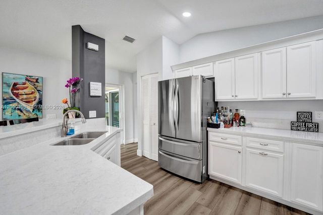 1063 Cedar Falls Dr 1063, Weston, FL 33327