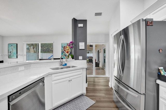 1063 Cedar Falls Dr 1063, Weston, FL 33327