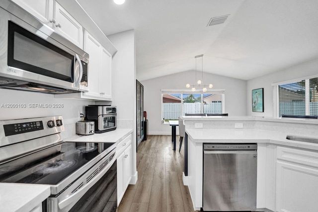 1063 Cedar Falls Dr 1063, Weston, FL 33327