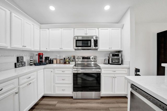 1063 Cedar Falls Dr 1063, Weston, FL 33327