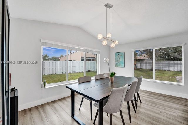 1063 Cedar Falls Dr 1063, Weston, FL 33327