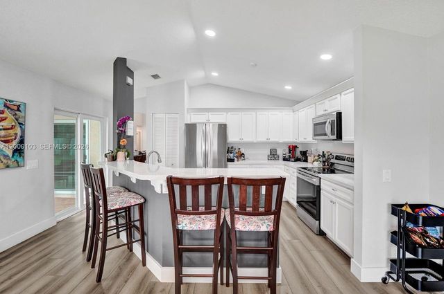 1063 Cedar Falls Dr 1063, Weston, FL 33327