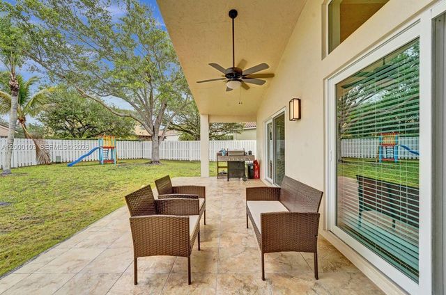 1063 Cedar Falls Dr 1063, Weston, FL 33327