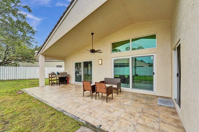 1063 Cedar Falls Dr 1063, Weston, FL 33327