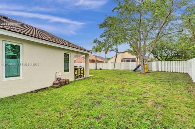 1063 Cedar Falls Dr 1063, Weston, FL 33327