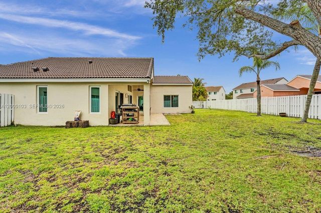 1063 Cedar Falls Dr 1063, Weston, FL 33327