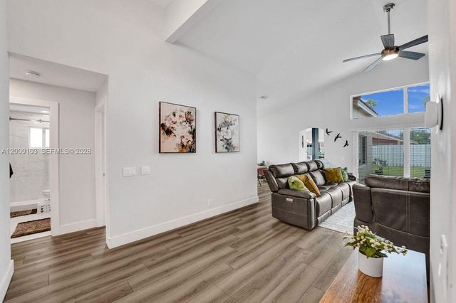 1063 Cedar Falls Dr 1063, Weston, FL 33327