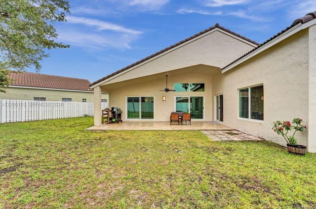 1063 Cedar Falls Dr 1063, Weston, FL 33327