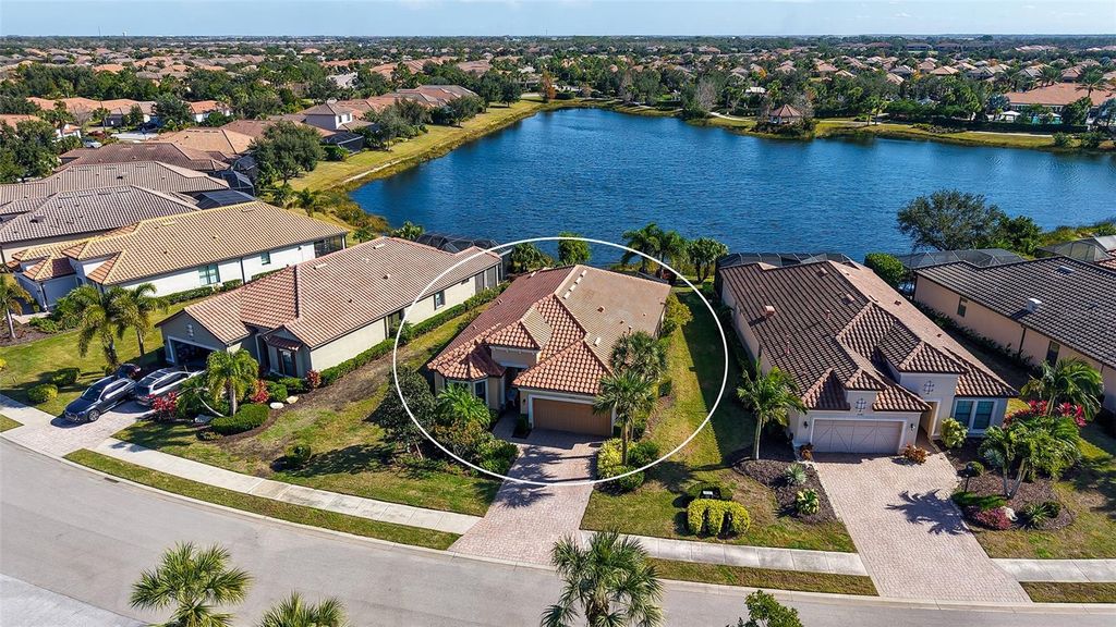 Image 2 of property listing at 12759 DEL CORSO LOOP, Bradenton, FL 34211