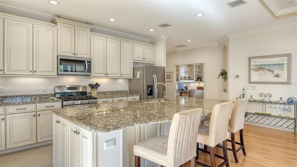 Image 19 of property listing at 12759 DEL CORSO LOOP, Bradenton, FL 34211