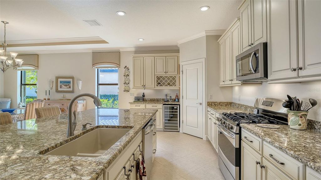 Image 21 of property listing at 12759 DEL CORSO LOOP, Bradenton, FL 34211