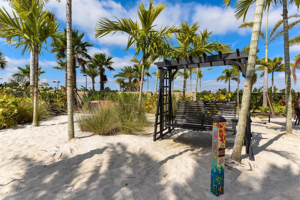 Image 69 of property listing at 12759 DEL CORSO LOOP, Bradenton, FL 34211