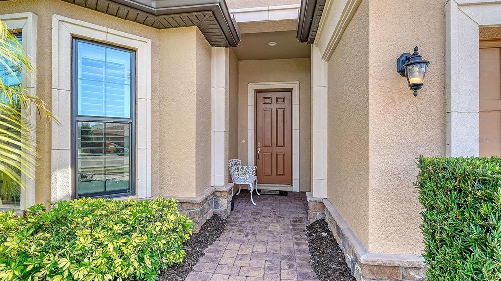 Image 8 of property listing at 12759 DEL CORSO LOOP, Bradenton, FL 34211