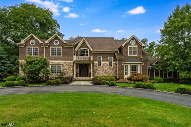 2 Hobson Drive, Livingston Twp., NJ 07039