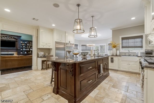 2 Hobson Drive, Livingston Twp., NJ 07039