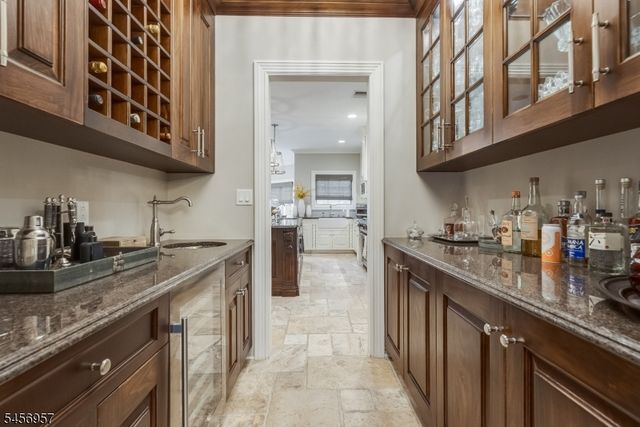 2 Hobson Drive, Livingston Twp., NJ 07039