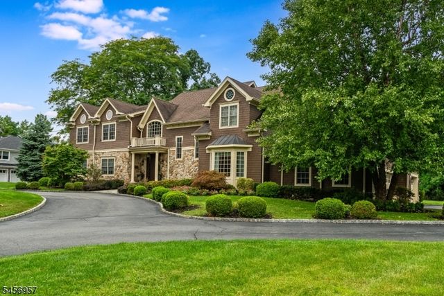 2 Hobson Drive, Livingston Twp., NJ 07039