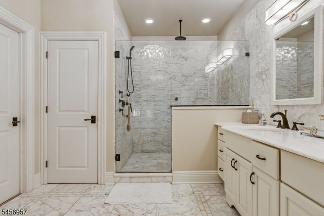 2 Hobson Drive, Livingston Twp., NJ 07039