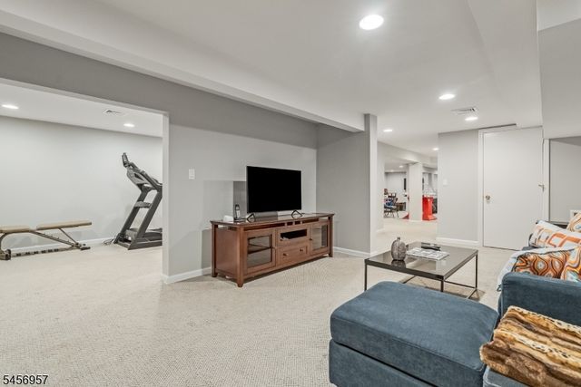 2 Hobson Drive, Livingston Twp., NJ 07039