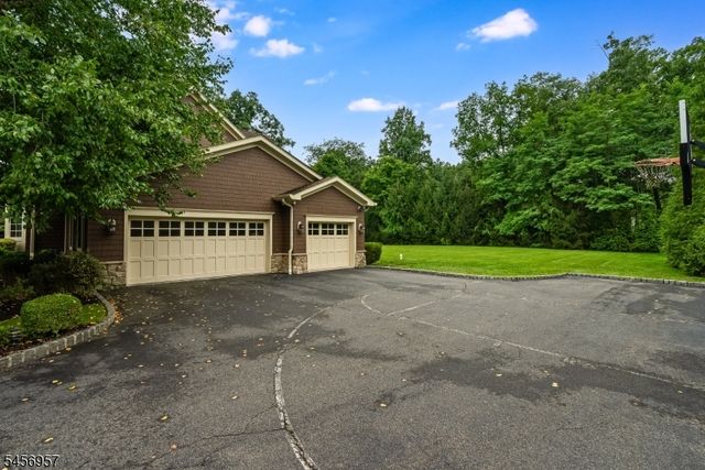 2 Hobson Drive, Livingston Twp., NJ 07039
