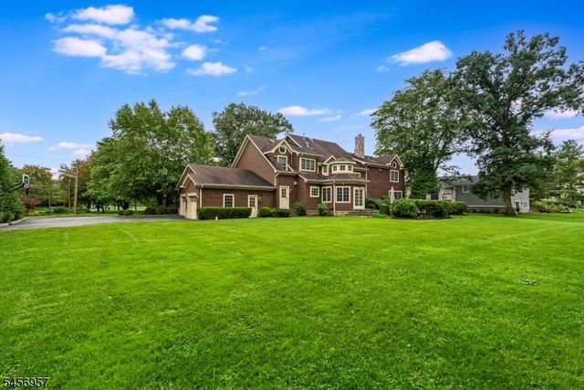 2 Hobson Drive, Livingston Twp., NJ 07039