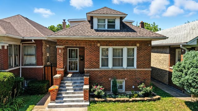 5242 N Kimball Avenue, Chicago, IL 60625