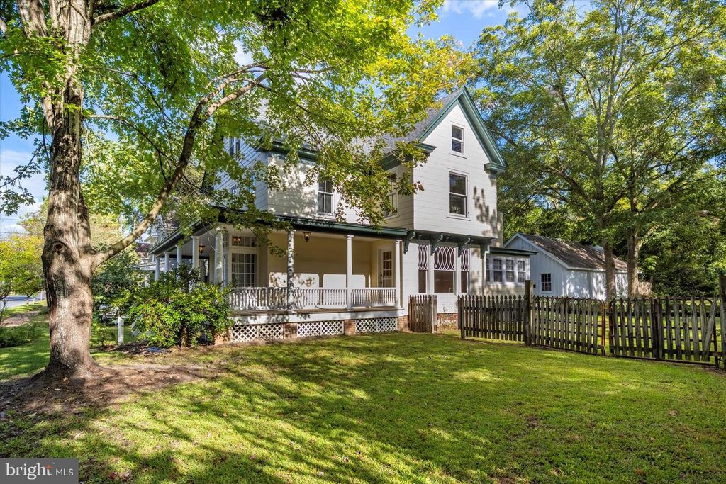 203 W MARKET ST, Snow Hill, MD 21863