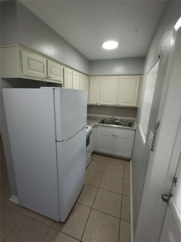 419 PINEAPPLE STREET 1, Tarpon Springs, FL 34689