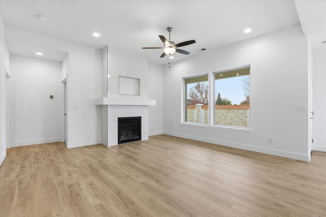 1109 - 22 N Country Club Dr, Deer Park, WA 99006