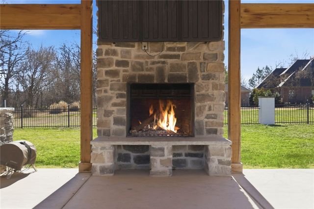 10878 Millstead Lane, Bentonville, AR 72712