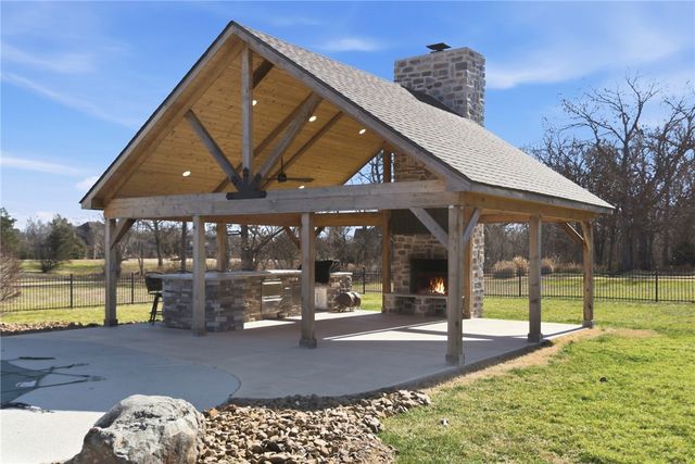 10878 Millstead Lane, Bentonville, AR 72712