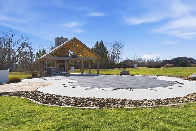 10878 Millstead Lane, Bentonville, AR 72712