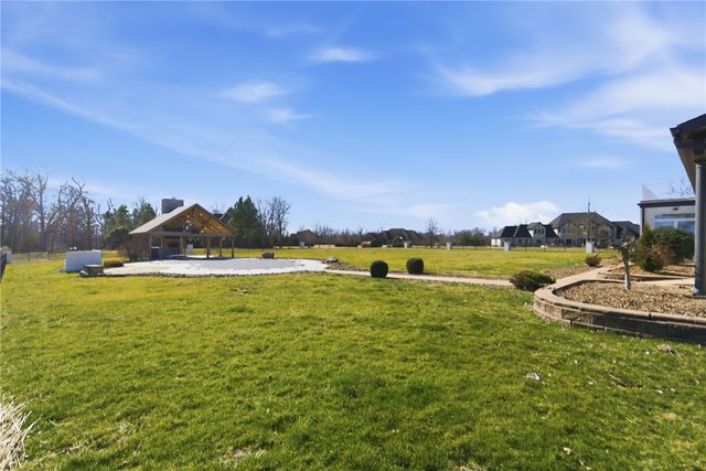 10878 Millstead Lane, Bentonville, AR 72712