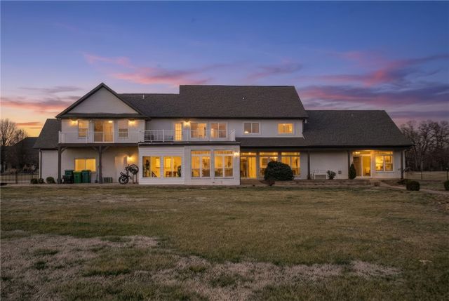 10878 Millstead Lane, Bentonville, AR 72712