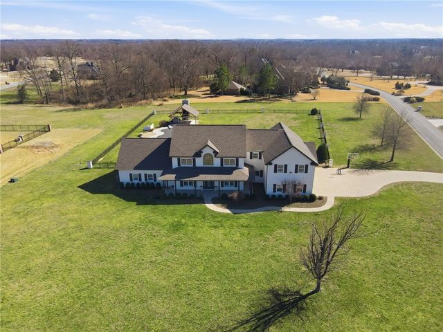 10878 Millstead Lane, Bentonville, AR 72712