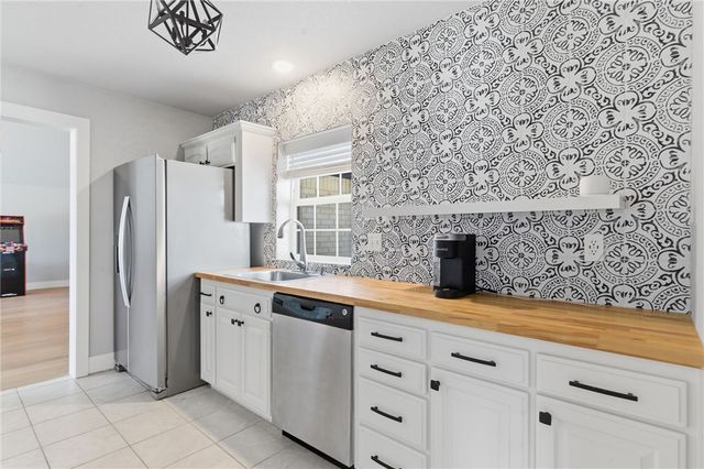 10878 Millstead Lane, Bentonville, AR 72712