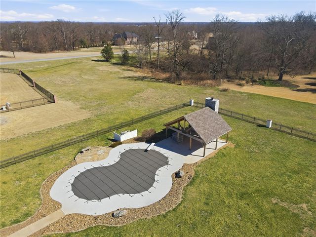 10878 Millstead Lane, Bentonville, AR 72712