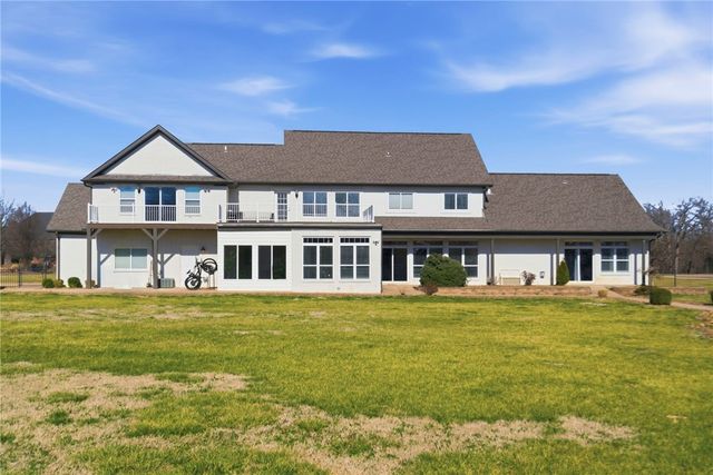 10878 Millstead Lane, Bentonville, AR 72712