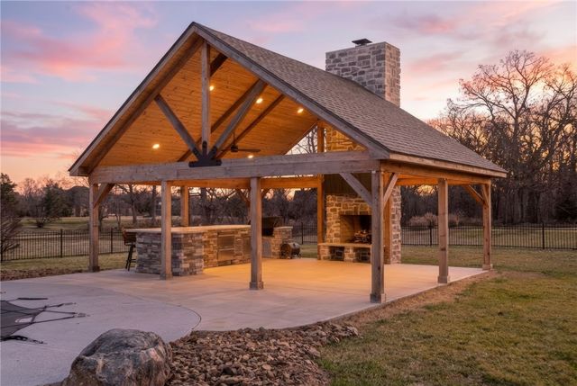 10878 Millstead Lane, Bentonville, AR 72712