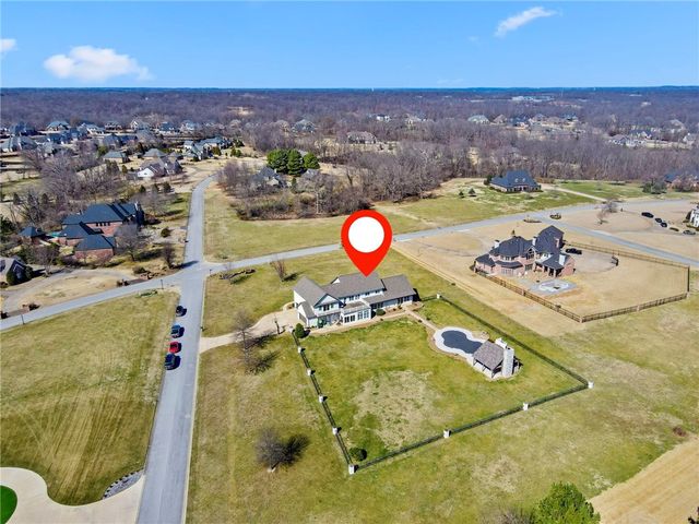 10878 Millstead Lane, Bentonville, AR 72712