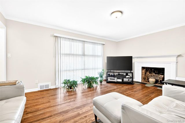 106 Wellford Road, White Plains, NY 10607