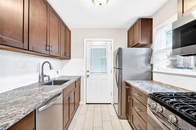 106 Wellford Road, White Plains, NY 10607