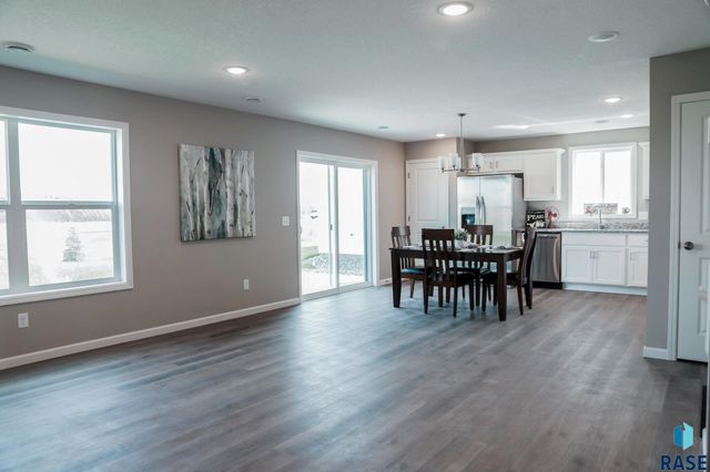 219 Thelma Ave Avenue, Harrisburg, SD 57032