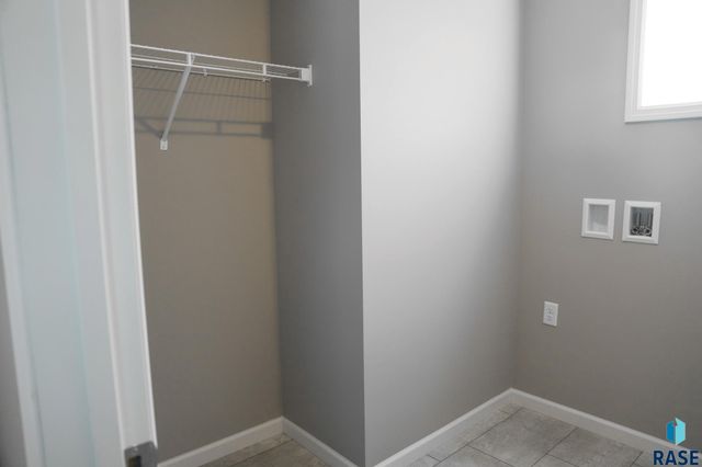 219 Thelma Ave Avenue, Harrisburg, SD 57032